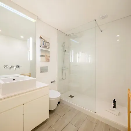 Guestready - Wonderful Flat Near The Pink Street * Lisboa