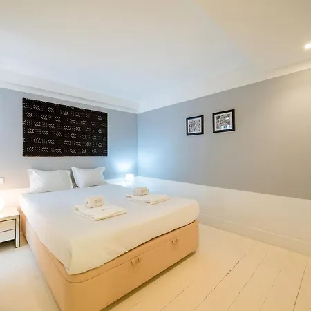 Guestready - Wonderful Flat Near The Pink Street * Lisboa