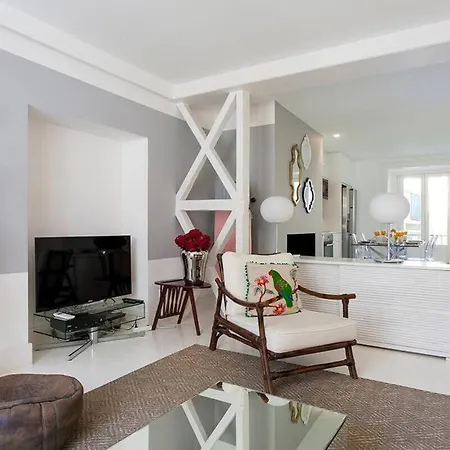 Guestready - Wonderful Flat Near The Pink Street Lisbona