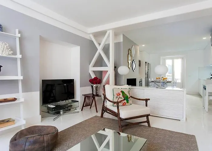 Guestready - Wonderful Flat Near The Pink Street Lisbona